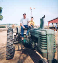 tractor.jpg (134181 bytes)